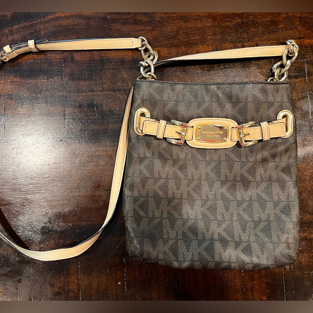 Michael Kors Signature Leather Logo Crossbody Preloved